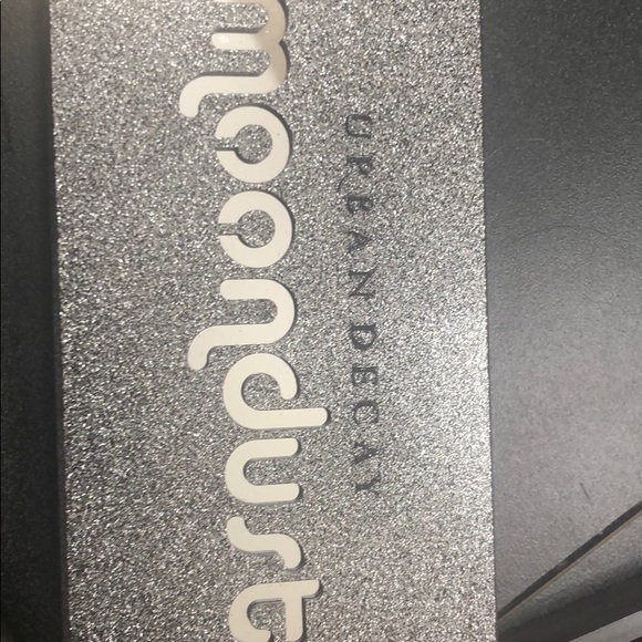 New or gently used 100% authentic makeup - Picture 5 of 8